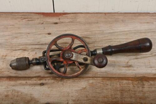 HAND DRILL: A vintage Goodell Pratt 'No 5 1/2 hand drill, with wooden handle