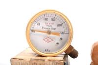 GAUGE:Unused pressure&nbsp;gauge,bottom connection along with the pair of unused oil level sight&nbsp;glasses - 2