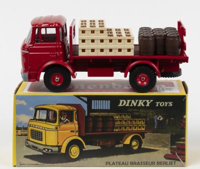 BERLIET: A DINKY TOYS re-issue by Editions ATLAS of a PLATEAU BRASSEUR BERLIET in 'Kronenbourg' livery (588)