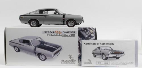 CHARGER: A CLASSIC CARLECTABLES 1:18 scale 1972 E49 R/T CHARGER in Mercury Silver. Numbered '1900' of 2000