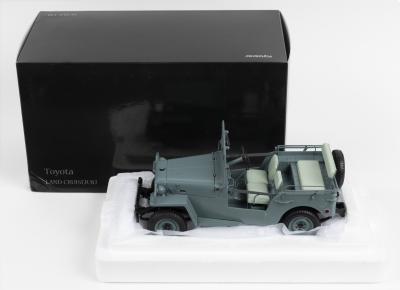 TOYOTA: A 1:18 scale KYOSHO Toyota LAND CRUISER BJ in green