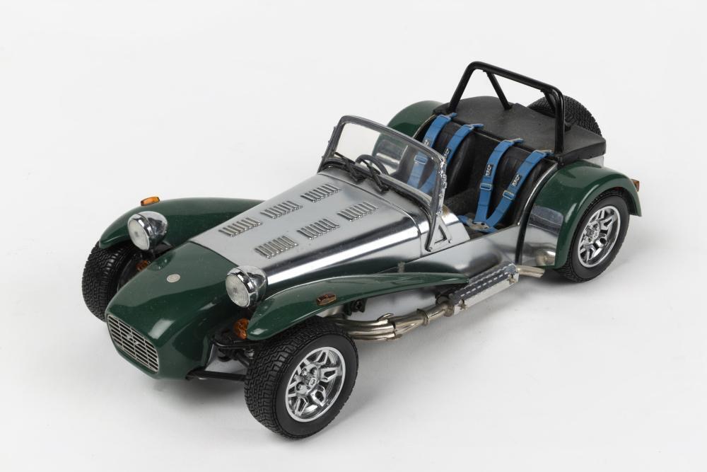 CATERHAM: A KYOSHO 1:18 scale CATERHAM SUPER SEVEN