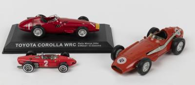 GRAND PRIX CARS: Three scale model Formula 1 Grand Prix cars. MATCHBOX 1957 MASERATI 250F (Y-10) & Hot Wheels Ferrari 156