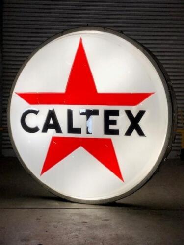 CALTEX: An impressively large double-sided circular illumination sign with bracket, 180cm diameter. Originally from Hamilton, Victoria