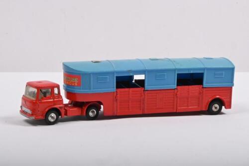 CORGI TOYS: A Bedford TK Horse Transporter