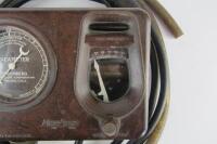 STROMBERG: An early Bakelite vacuum meter produced by Moto Scope Stromberg - 2