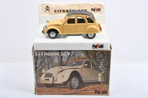 CITROEN: A 1:24 scale Polistil Citroen 2CV (S 26)