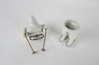 MICHELIN: A novelty hinged French porcelain skiing Bibendum figure - 3