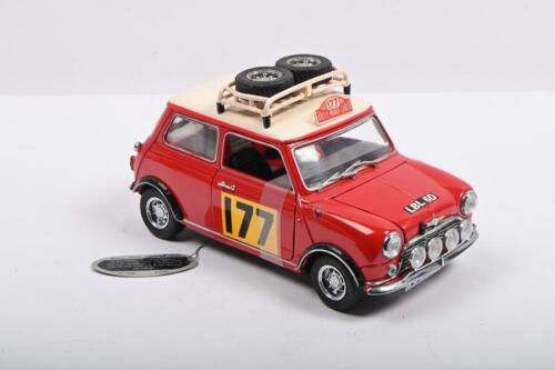 MINI: A Kyosho 1:18 scale MORRIS MINI COOPER 1275S Mk.1 (No. 7008)