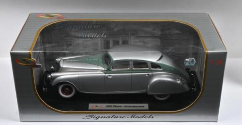 PIERCE-ARROW: A 1:18 scale Signature Models 1933 Pierce-Arrow Silver Arrow