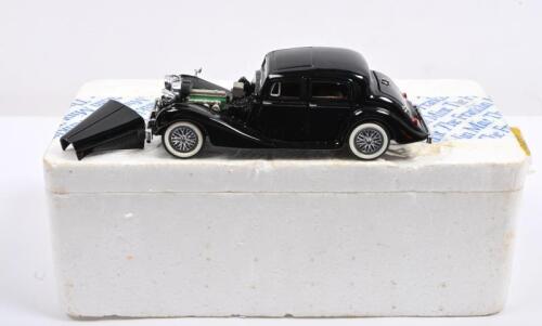 JAGUAR: A Franklin Mint 1:43 scale 1946 Jaguar Mark IV Saloon (B11PT89)