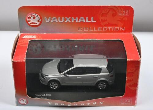 VAUXHALL: A 1:43 scale Vauxhall Astra by LLedo/Corgi