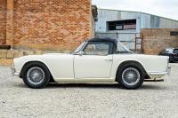 1962 Triumph TR4 Roadster - 22
