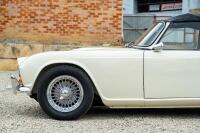 1962 Triumph TR4 Roadster - 27