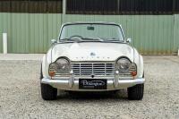 1962 Triumph TR4 Roadster - 2