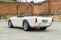 1962 Triumph TR4 Roadster - 4