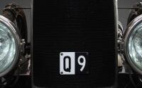 NUMBER PLATE:Queensland single digit registration plate &lsquo;9&rsquo;