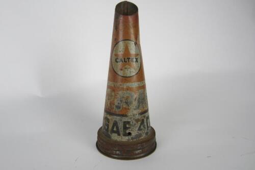 CALTEX: A 'Caltex RPM' - SAE 40&nbsp;tin oil pourer.