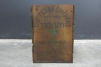TEXACO: An original timber oil bottle box - 4