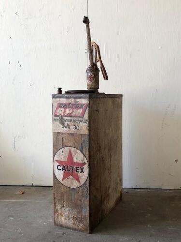 CALTEX: A&nbsp;Tall Boy in original Caltex RPM&nbsp;SAE30 livery