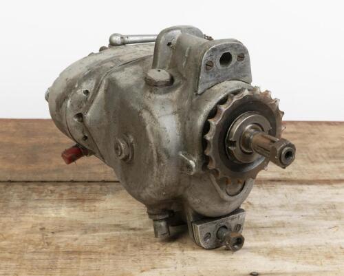 BSA: A BSA gearbox with clutch, stamped 'RR 2T' and cast to side '42-3005 BSA', note '5' is stamped indistinctly