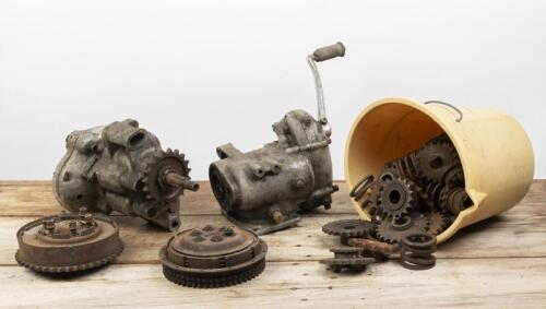 GEARBOX:&nbsp;Two gearbox's believed to be BSA &&nbsp;Burman (Ariel), one empty, the other stamped '6B7 H54, 940, B92, together clutchers and bucket of assorted gears (updated text)
