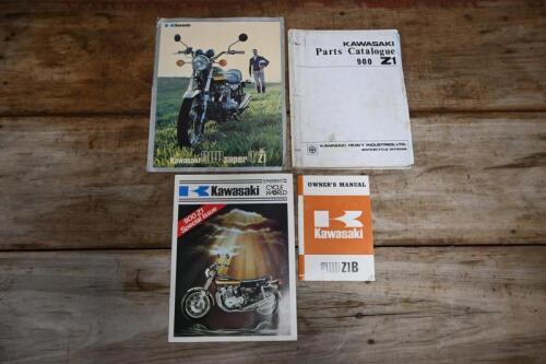 KAWASAKI: Four items related to the Kawasaki 900 Z1. 1975 Kawasaki 900 Z1B OWNER'S MANUAL