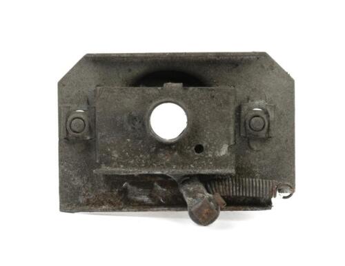 911: A engine lid locking plate suited to Porsche 911