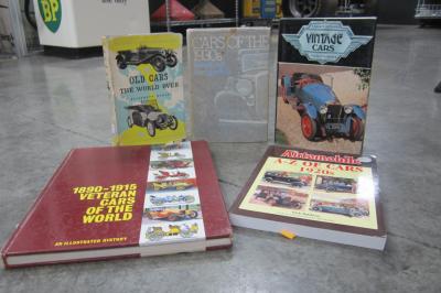 CLASSIC CARS: Five books detailing classic cars