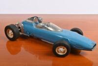 F1: A circa late 1960s V8 F1 tinplate Japanese model car, 23cm long - 2