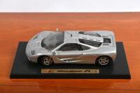 McLAREN F1: A 1:18 scale McLaren F1 by Maisto