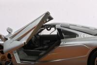 McLAREN F1: A 1:18 scale McLaren F1 by Maisto - 3