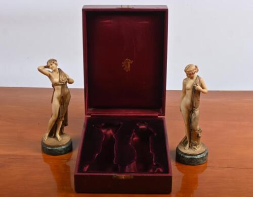 NEO-CLASSICAL FIGURINES: A pair of resin neoclassical naked maiden figures