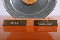 TARGA TASMANIA: A TARGA TASMANIA 'CLASS WINNER' Kirra pewter trophy plate as awarded for 'CLASS 1E FIRST PLACE' during the 1995 TARGA TASMANIA - 2