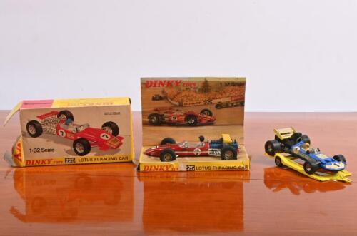 FORMULA 1: Two Formula 1 Racing Car models. DINKY TOYS LOTUS F1 RACING CAR (225) & CORGI TOYS WHIZZWHEELS SURTEES T.S.9 F1