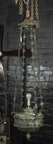 BRONZE LIGHT: A antique bronze outdoor verandah light