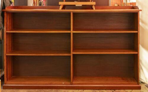 BOOK CASE: A high quality early Edwardian walnut timbered bookcase