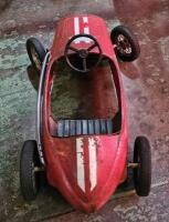 FERRARI: A rare 1950s childs' pedal Ferrari racing car by Morellet Guerineau, French, likely modelled on a Ferrari 375 F1, pressed metal body, very original, 110cm long - 3