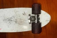 SKATE BOARD: A 1975/1976 skate board featuring an image of James Hunt racing a&nbsp;McLaren M23 Cosworth, 63cm long - 6