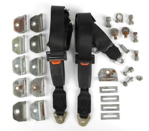 911: A quantity of belts and belt buckles for the Porsche 911