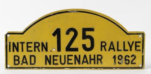 BAD NEUENAHR: A embossed tin competitors number plate from the International Rallye Bad Neuenahr Germany 1962. Competitor number '125'.
