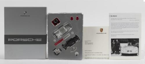 356: A Macan order gift in the form of a 1:43 scale Schuco Porsche 356 kit