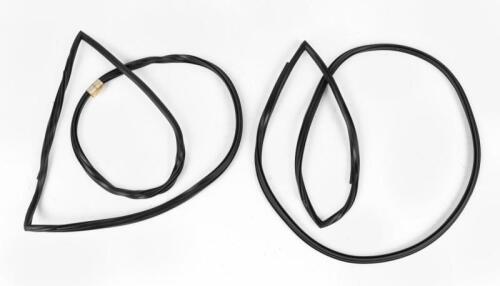 911: A set of aftermarket Porsche 911 1965-1977 rear quarter glass inner seals part number 90154319120