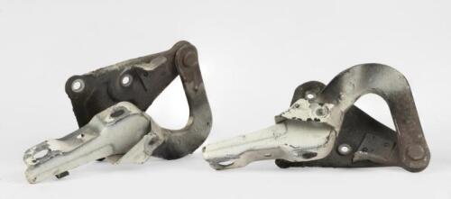 911: A pair of left and right front bonnet hinges for Porsche 911