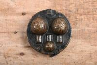 VINTAGE BULB HOLDER: A vintage bulb holder in brass