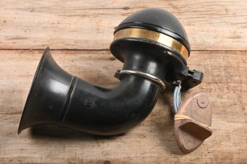 HORN: A brass BOSCH 6 volt horn. With bronze bracket