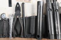 JAGUAR: An original and complete JAGUAR XK 150 tool roll - 7