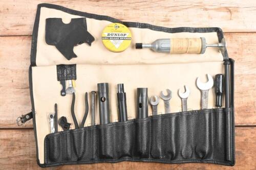 JAGUAR: A Jaguar Series I and Series II E-Type tool kit. Complete with original tools in excellent condition