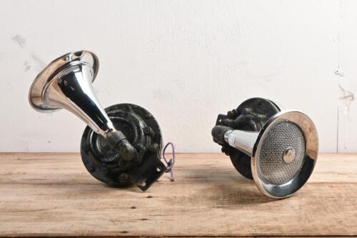 LUCAS: A pair of 1940s Lucas chrome twin tone car horns