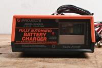 BATTERY CHARGER: A unused PROJECTA FULLY AUTOMATIC BATTERY CHARGER. 12 Volt - 2